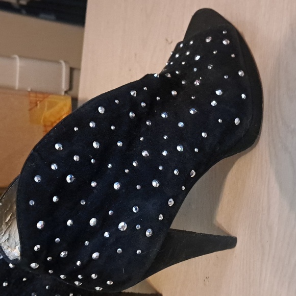 INC BOOTIES - Picture 2 of 8